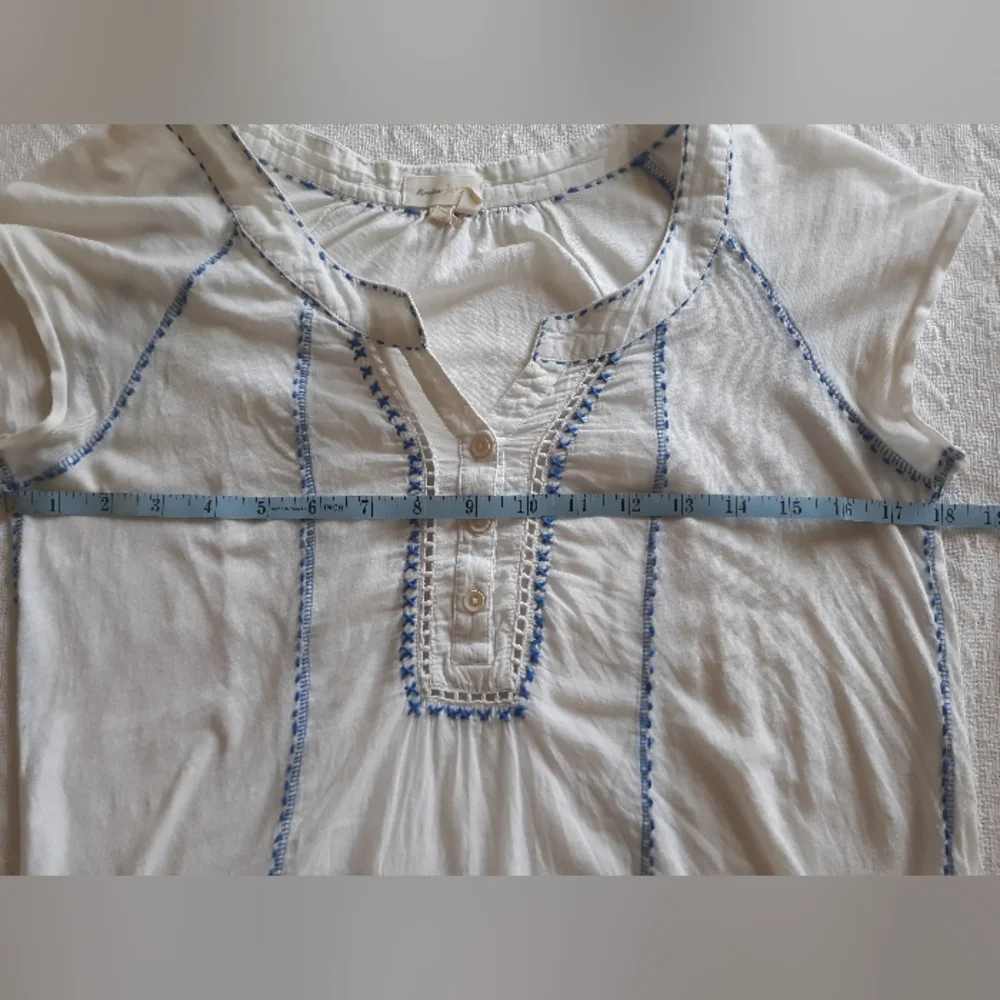 High-low Embroidered Tunic - Picture 5 of 8